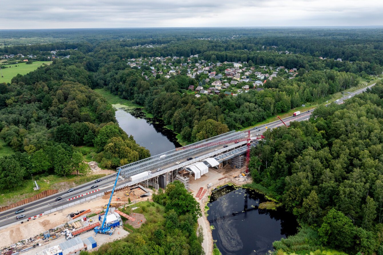 „Via Lietuva“: visoje Lietuvoje vyksta intensyvūs tiltų ir viadukų darbai – remontuojama beveik...