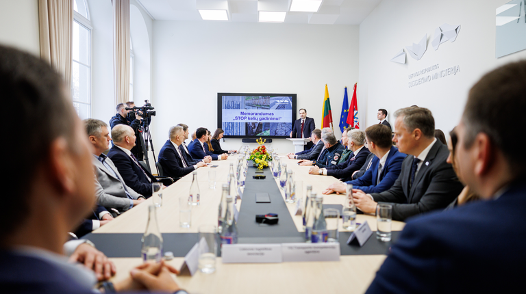 AB „Kelių priežiūra“ prisijungė prie Susisiekimo ministerijos inicijuoto memorandumo „STOP kelių...